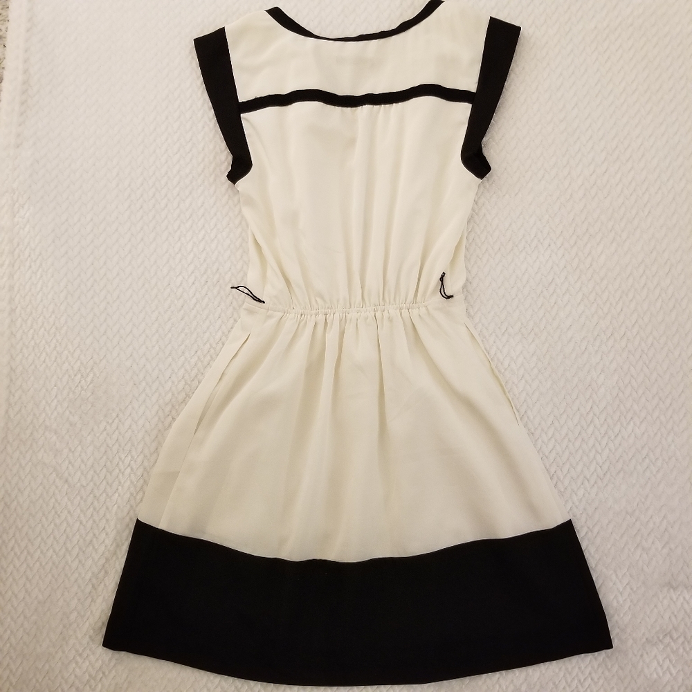Express Dress - Picture 2 of 8